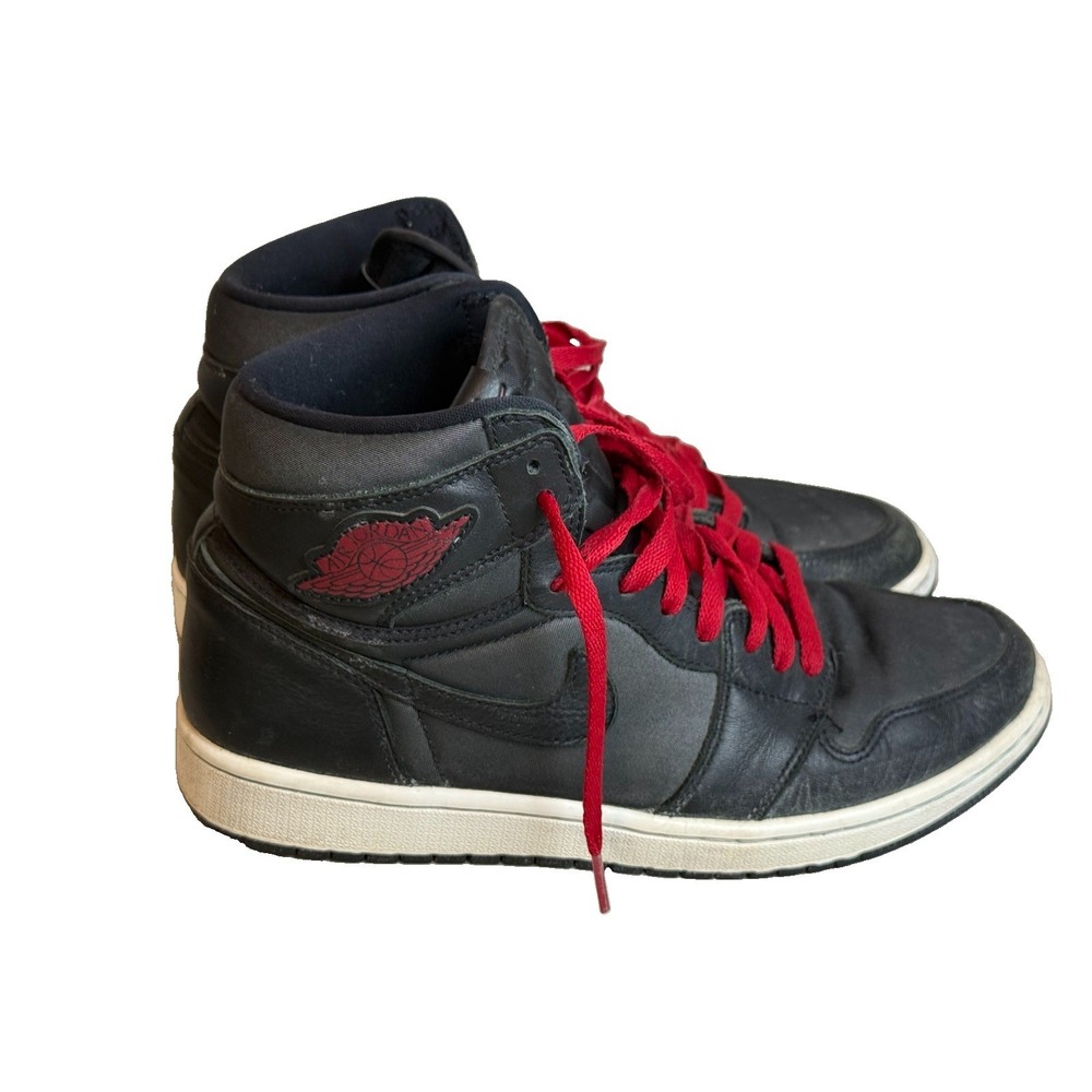 1 Retro High OG Black Satin Gym Red Sneaker 555088-060 Size US 9.5